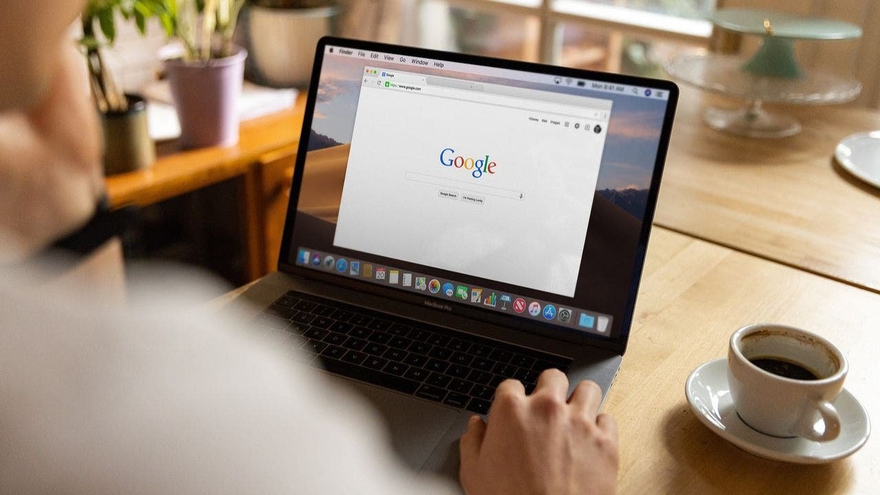 Read more about the article Google Search Services History may save your media to train AI models