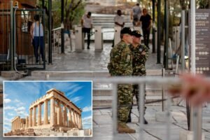 Read more about the article Man stabs and injures 2 tourists near the Acropolis in Athens, Greece: cops