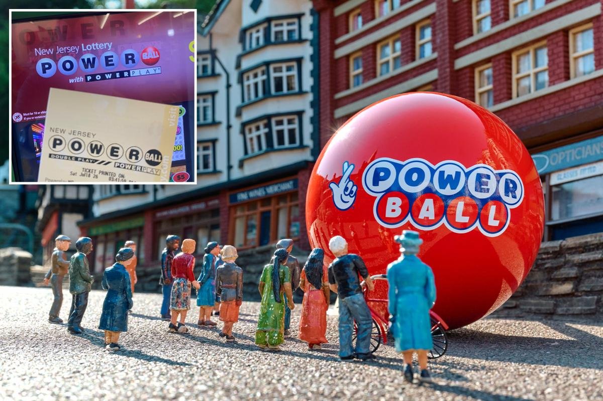 You are currently viewing Powerball players outraged over lotteryâs historic expansion abroad: âRigged anywayâ