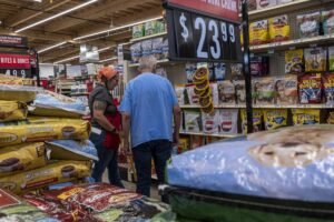 Read more about the article Tractor Supplyâs pet store closes 75 locations â devastating loyal shoppers: âComplete bs!!â