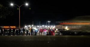 Read more about the article As L.A.’s sidewalk vendors cut corners, restaurants pay the price
