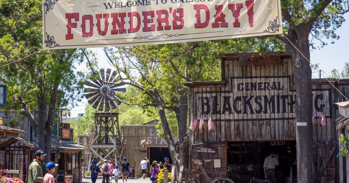 Read more about the article Of all SoCal’s theme park attractions, this one feels most personal. Catch it before it ends