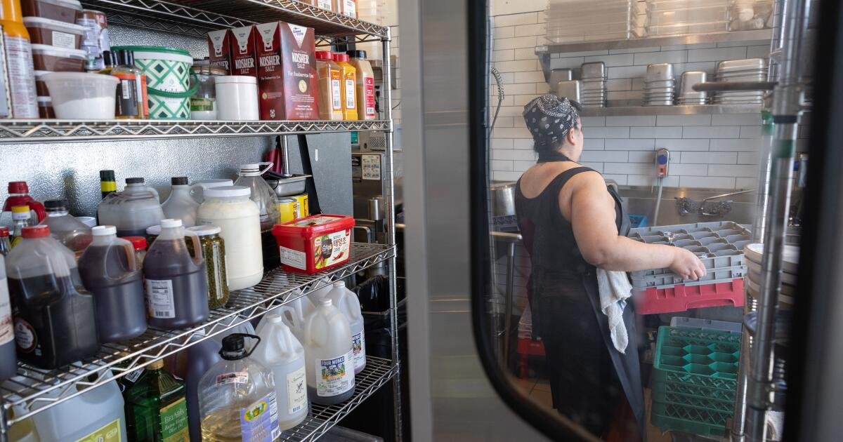 You are currently viewing Here’s a list of L.A. restaurants supporting Friday’s general strike with donations