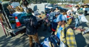 Read more about the article Where to volunteer this weekend to help those affected by L.A.’s fires