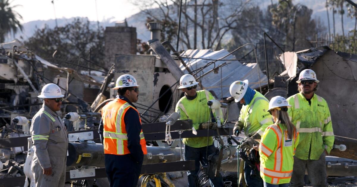 Read more about the article Wildfire survivors angered as utility-funded group claims to represent them