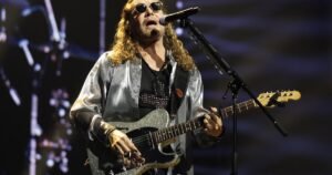 Read more about the article Maná frontman calls out Liam Gallagher over Mexico-England World Cup prediction