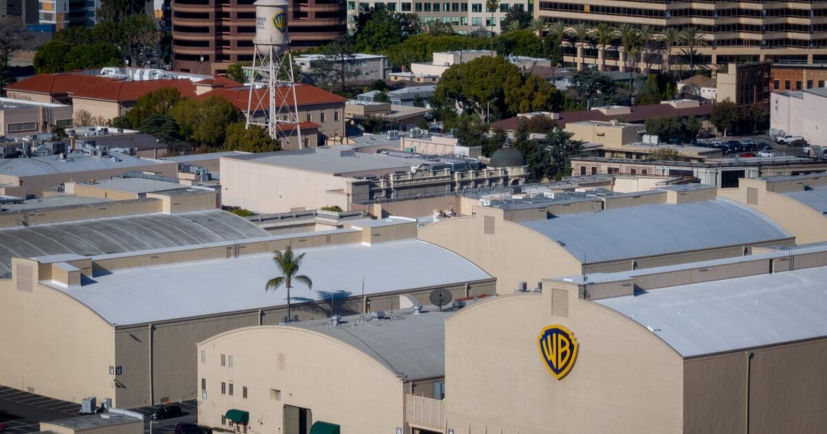 Read more about the article Paramount wins European regulators’ blessing to buy Warner Bros. Discovery