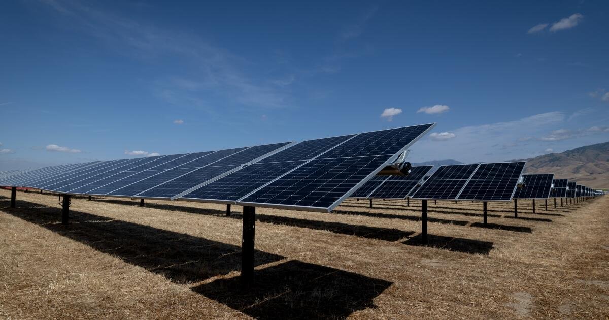 You are currently viewing California produced over half its May electricity from solar, a world record