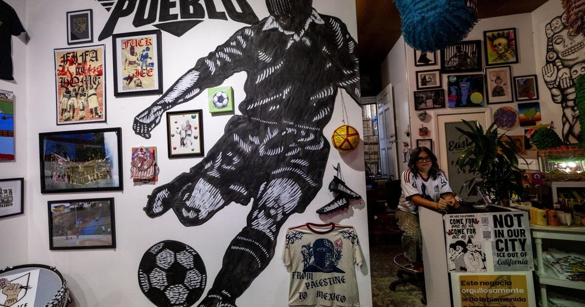 Read more about the article Boyle Heights exhibit criticizes FIFA, reminds fans of fútbol community