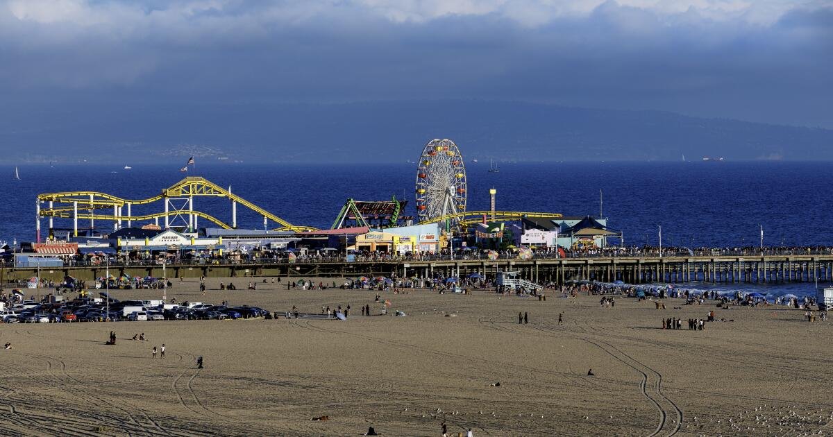 Read more about the article Man fatally shot at Santa Monica pier early Monday, police say