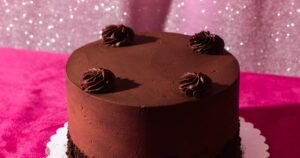 Read more about the article Let’s talk about chocolate frosting