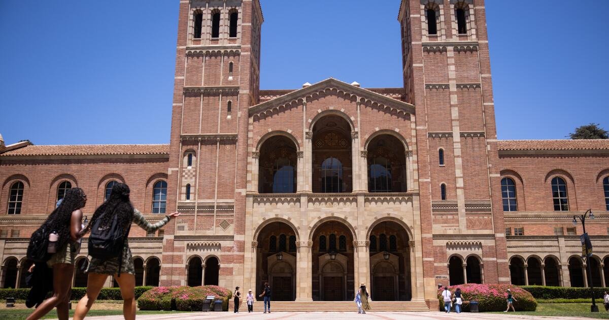 You are currently viewing Low-paying degrees face federal student loan cutoff under new rule