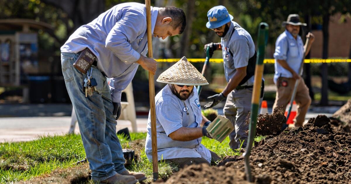 Read more about the article Heat wave smothering Southern California nears its peak