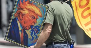 Read more about the article Pasadena demonstrators protest ICE shootings on National Day of Action
