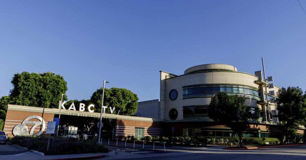 You are currently viewing Disney digs in for a major FCC fight over ABC station licenses