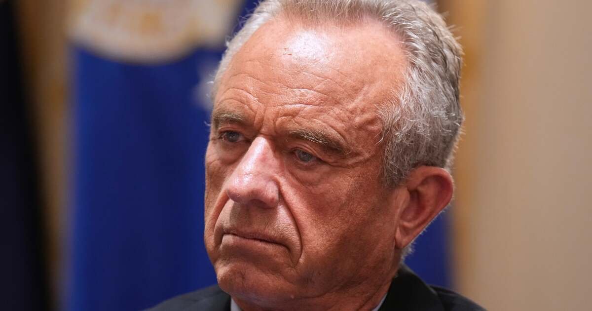 You are currently viewing FDA reviews peptide injections favored by RFK Jr. and wellness influencers