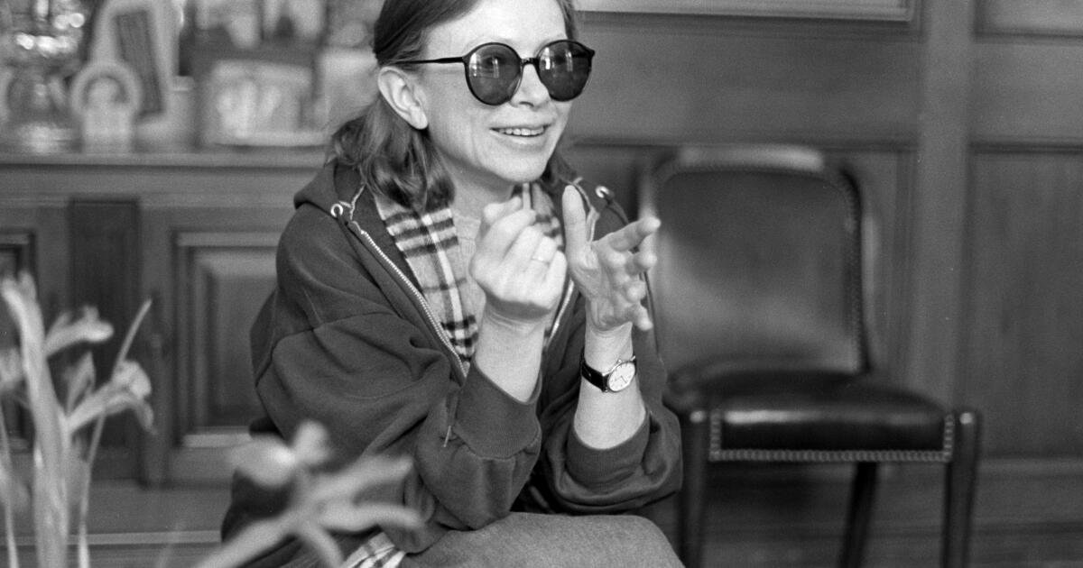 You are currently viewing Exploring Joan Didion’s L.A. haunts as new books emerge