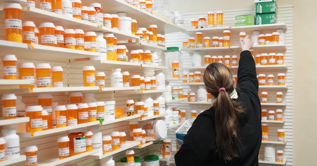 You are currently viewing Generic drug tariffs could send prices soaring for millions of Americans