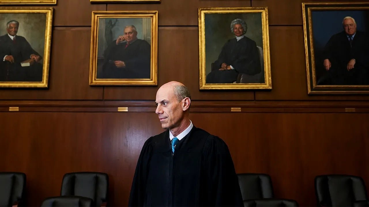 You are currently viewing Judge Boasberg halts Trump admin visa policy, cites First Amendment