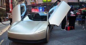 Read more about the article Tesla’s AI splurge triggers profit squeeze and rare cash burn