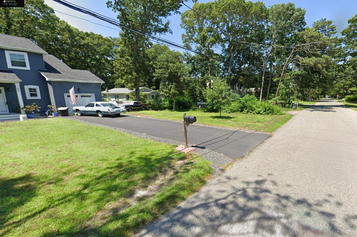 You are currently viewing Toddler, 2, in critical condition after being found unconscious in Long Island family pool