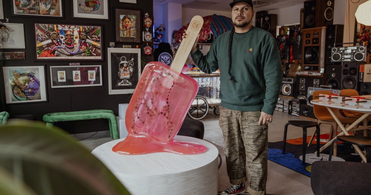 Read more about the article An artist brought ‘I.C.E. pops’ to a Texas campus. The show was shut down in days