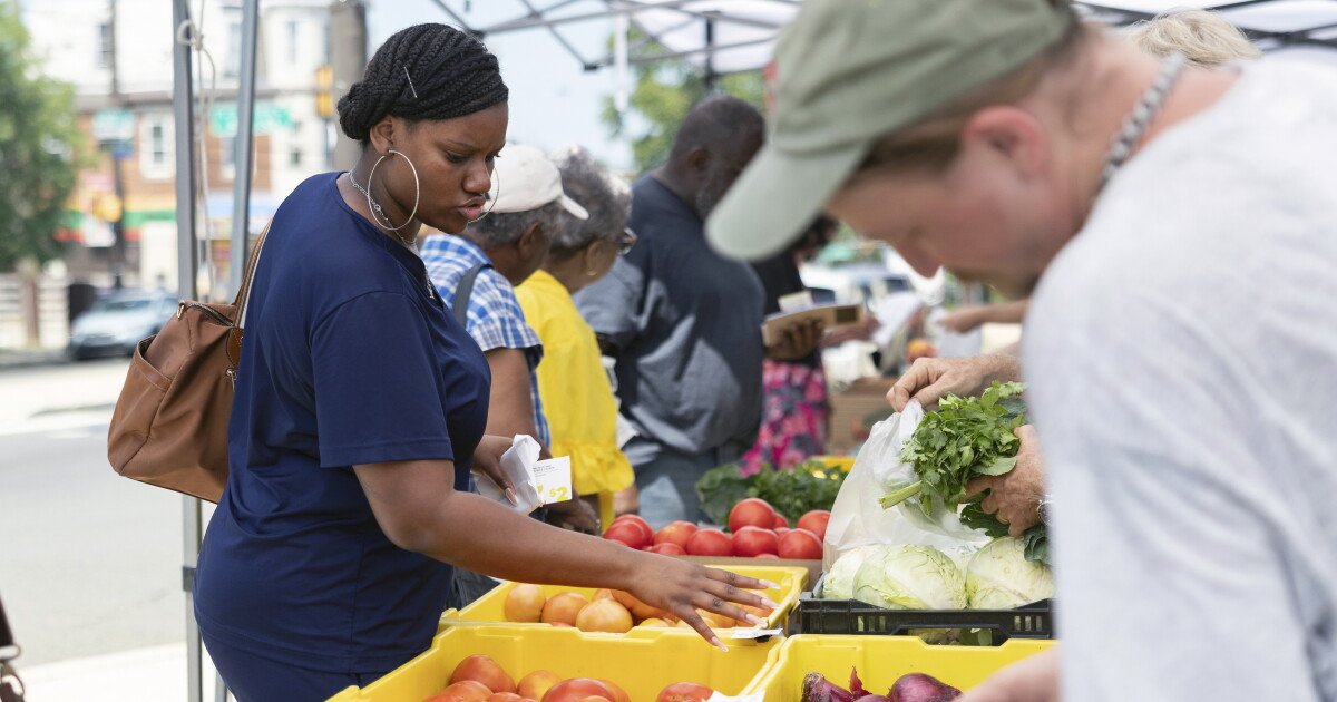 You are currently viewing The White House pushes healthy eating. It cut a landmark nutrition education program
