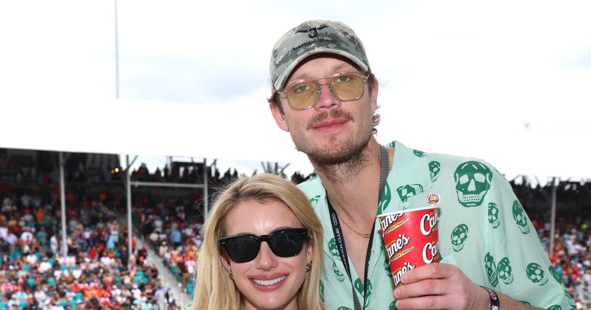 You are currently viewing Details on Emma Roberts and Cody John’s wedding. And what no-show dad Eric Roberts had to say