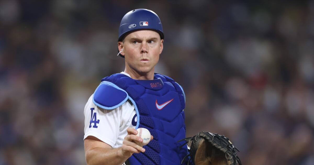 Read more about the article With Will Smith out indefinitely, Dodgers need to trade for catcher