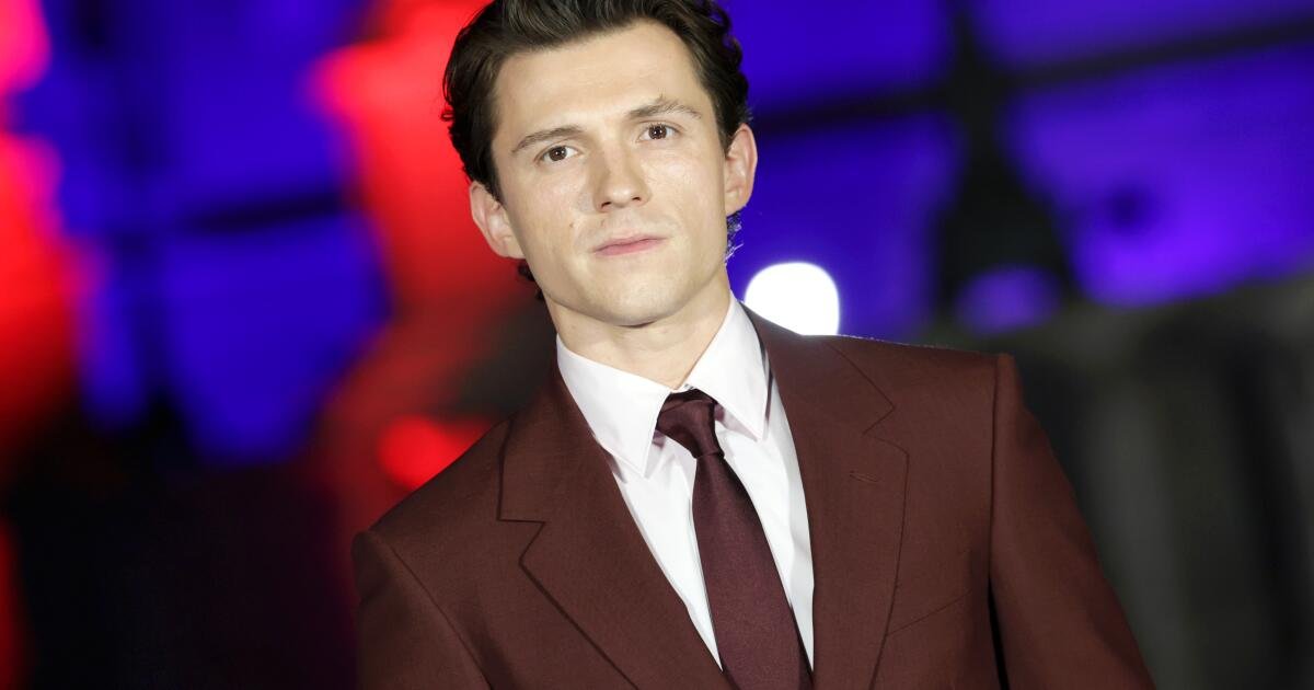 Read more about the article Tom Holland pukes on ‘Hot Ones’ during spicy ‘Odyssey’ interview