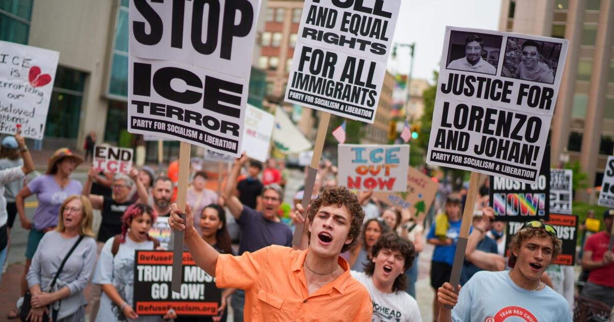 Read more about the article Column: Send Trump a message that the ICE killings have consequences