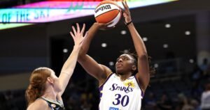 Read more about the article Nneka Ogwumike becomes Sparks’ all-time scoring leader in loss to Chicago