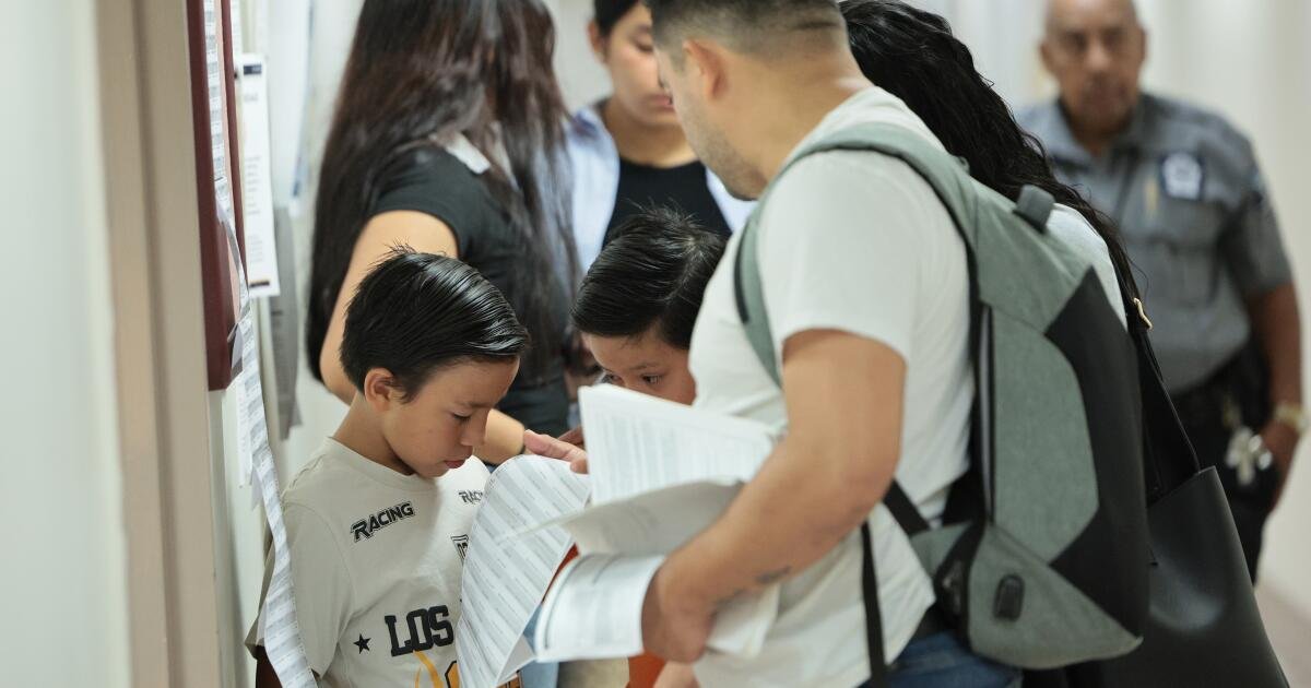 You are currently viewing More than 24,000 immigrant children could lose legal representation as a federal contract expires