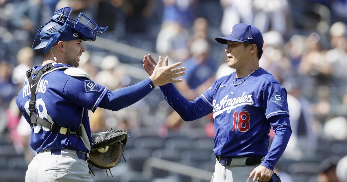 Read more about the article ‘That’s why he’s our ace.’ Yoshinobu Yamamoto impresses with latest complete-game gem