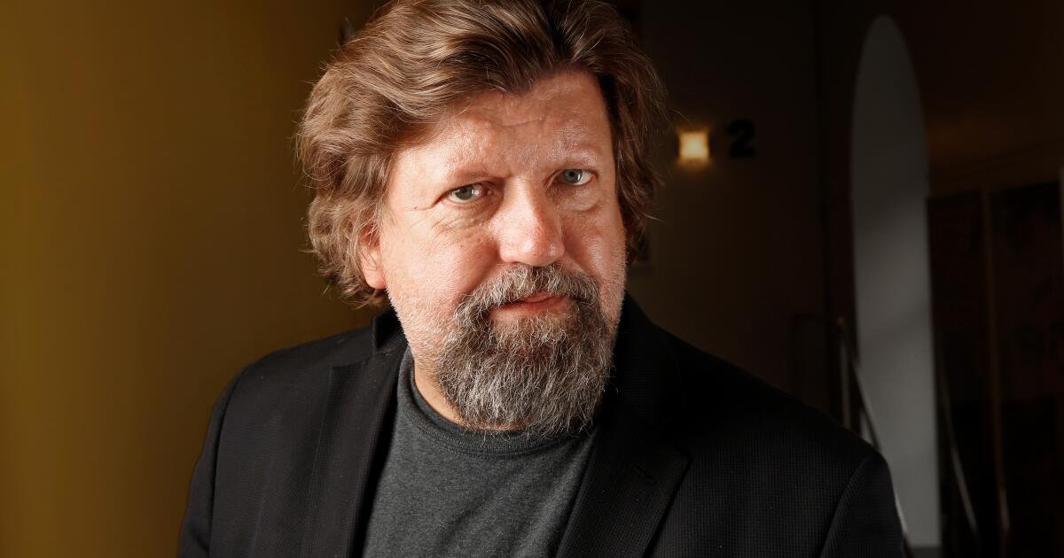 Read more about the article ‘It’s not coming back’: Oskar Eustis and L.A. theaters confront the end of the nonprofit movement