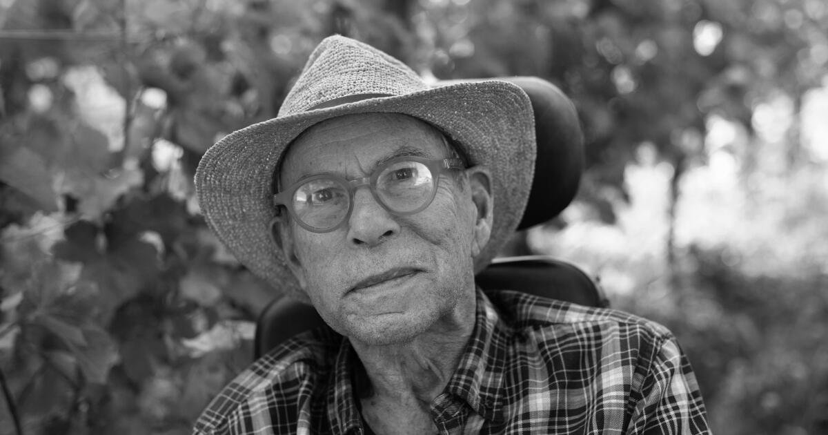 Read more about the article Visionary wine grower who transformed Sonoma coast dies at 81