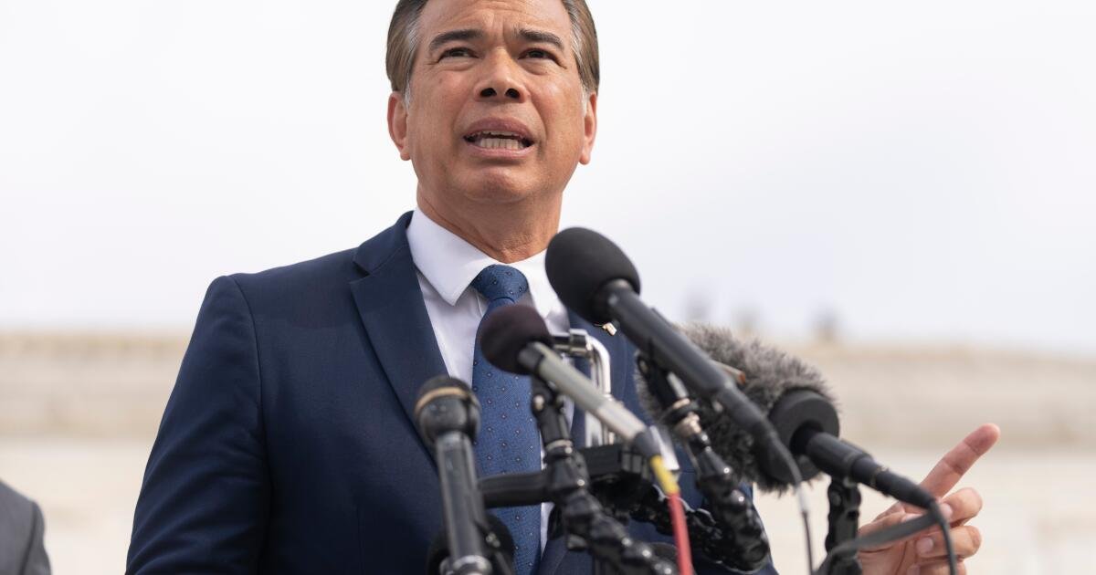 You are currently viewing California, other states sue Trump administration for ‘unlawful’ conditions on disaster grants