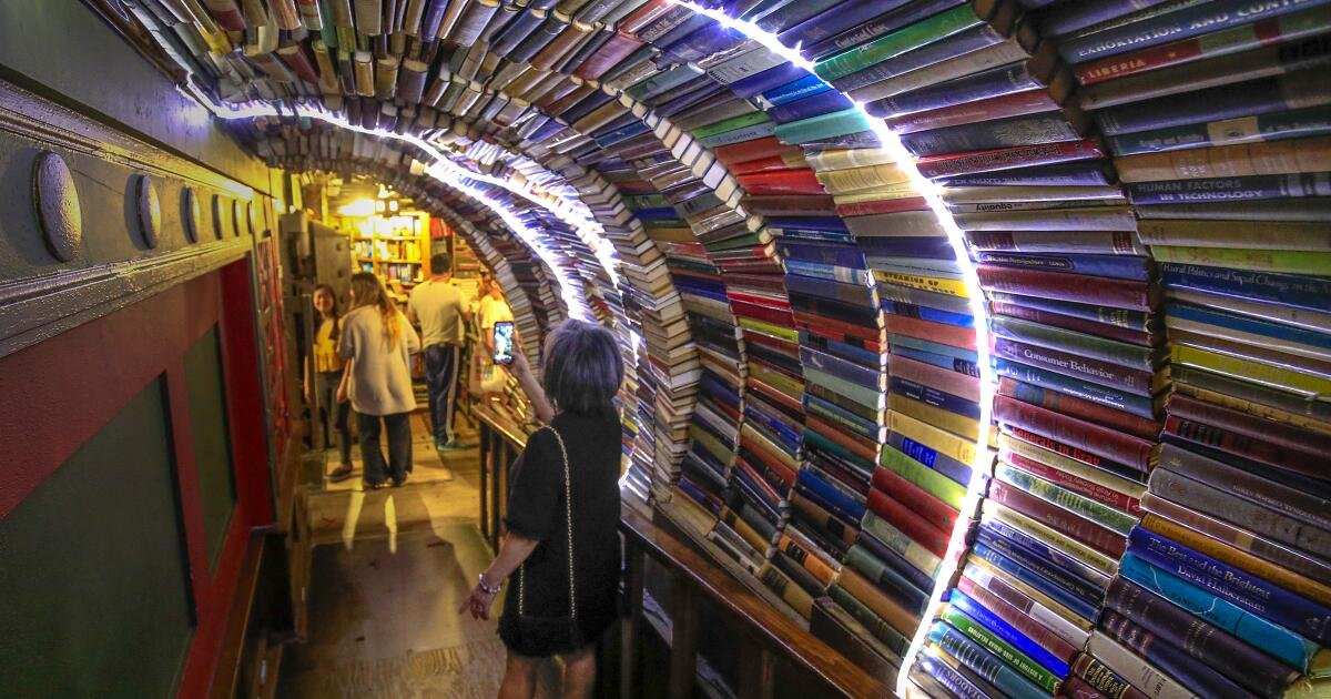 You are currently viewing Take yourself on these 11 ‘Artist’s Way’ dates in L.A.