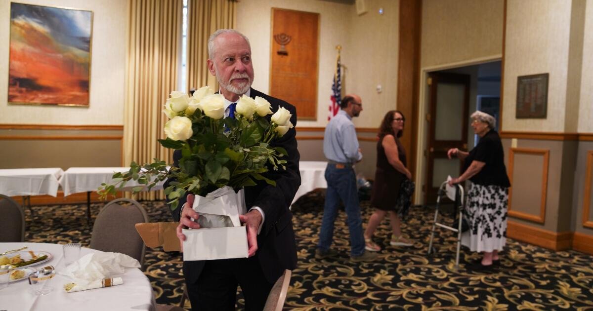 Read more about the article Eight years after deadliest antisemitic attack in U.S. history, Tree of Life rabbi bids farewell