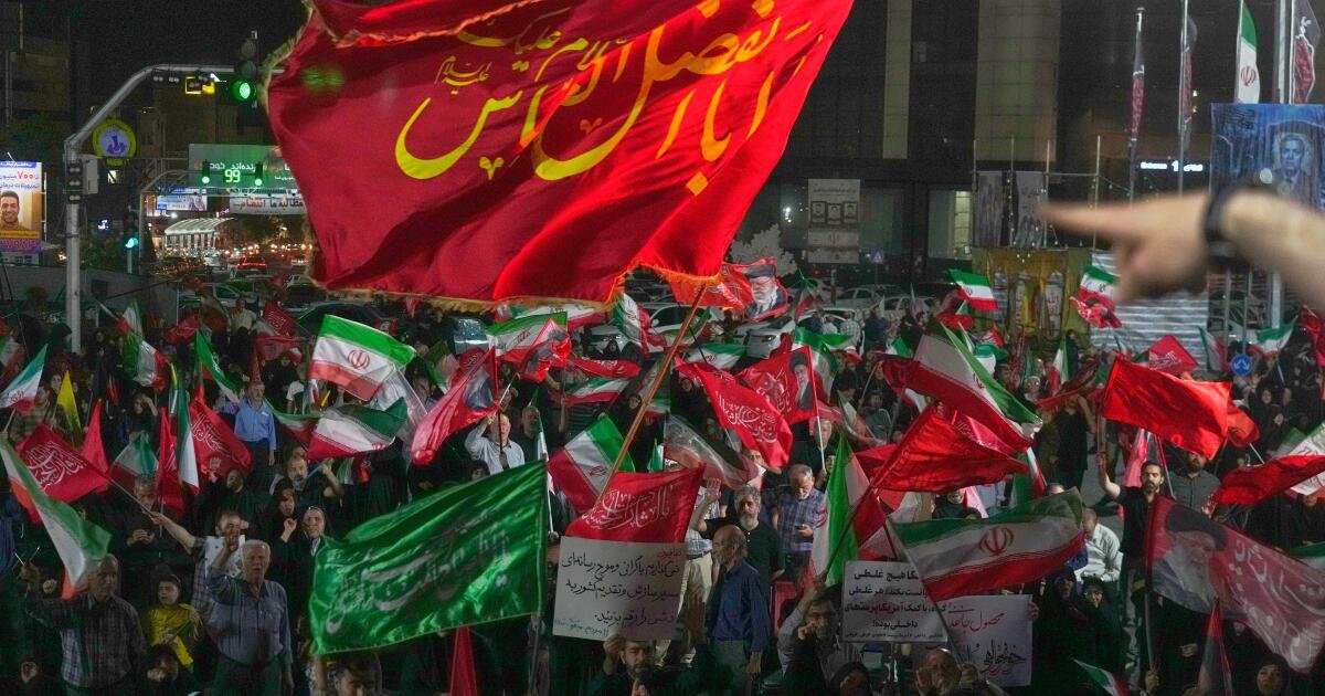 You are currently viewing Iran says it is suspending commitments to interim deal with U.S. as they exchange attacks