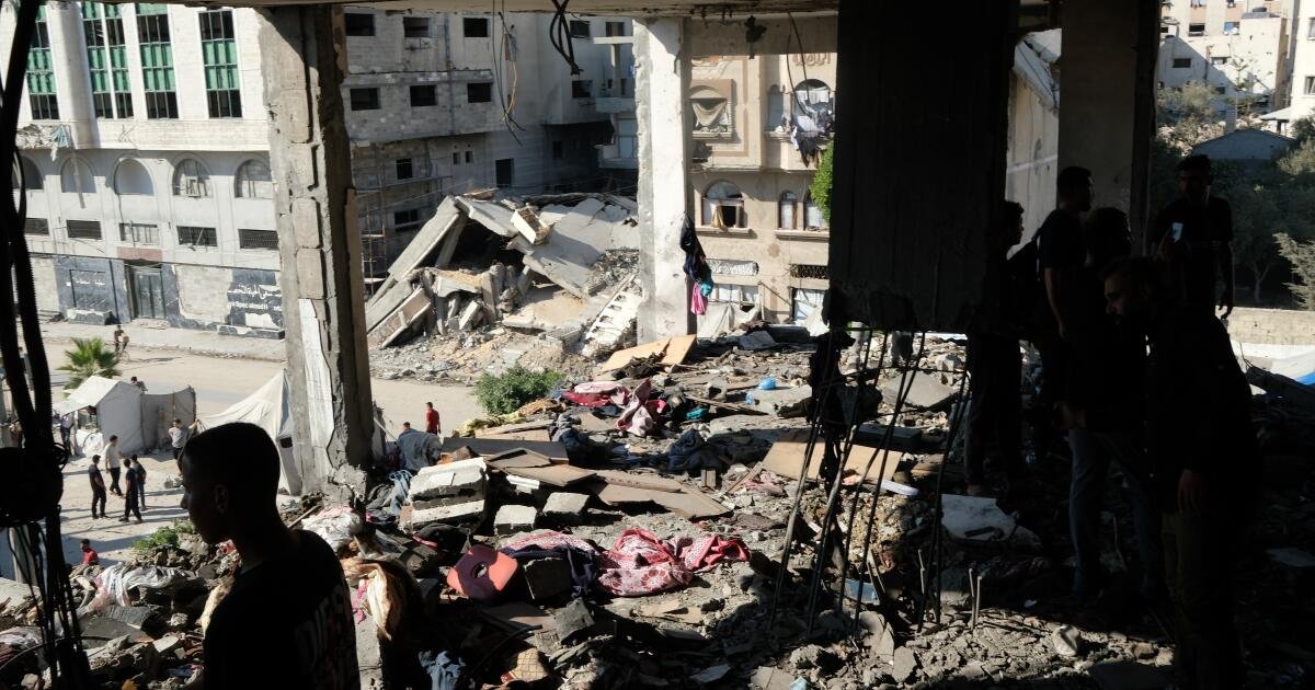 Read more about the article Israeli strikes in Gaza kill 9 Palestinians, including 3 children, health officials say