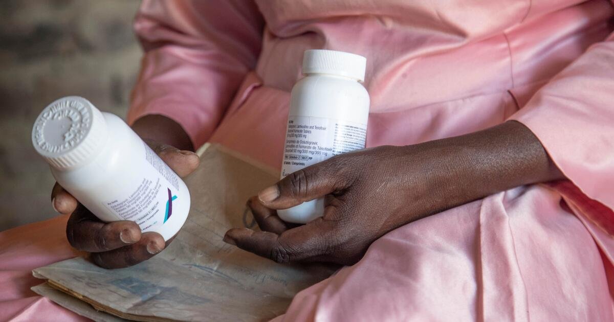 Read more about the article U.S. actions harm global efforts to prevent and treat HIV in dozens of countries, report says