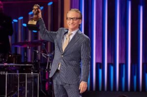 Read more about the article The Kennedy Center Mark Twain Prize For American Humor’ Netflix Review, Stream It or Skip It?