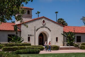 Read more about the article Chula Council Wants Huge Pay Raise