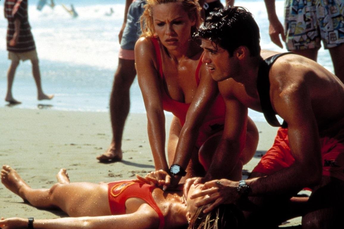 You are currently viewing Pamela Anderson Says She Has ‘No Plans’ To Return For Fox’s ‘Baywatch’ Reboot: “I Want To Make Really Bold Choices”