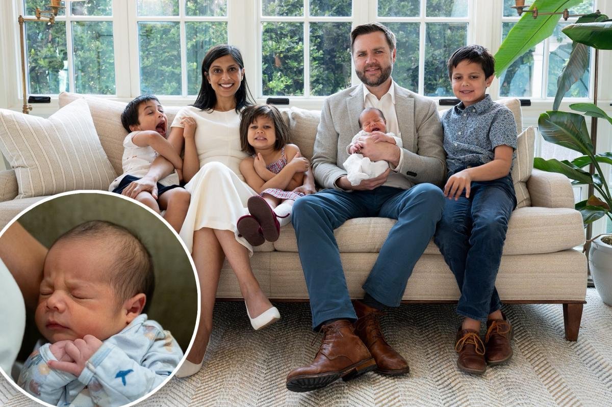 You are currently viewing JD Vance releases first formal photos of new family of six