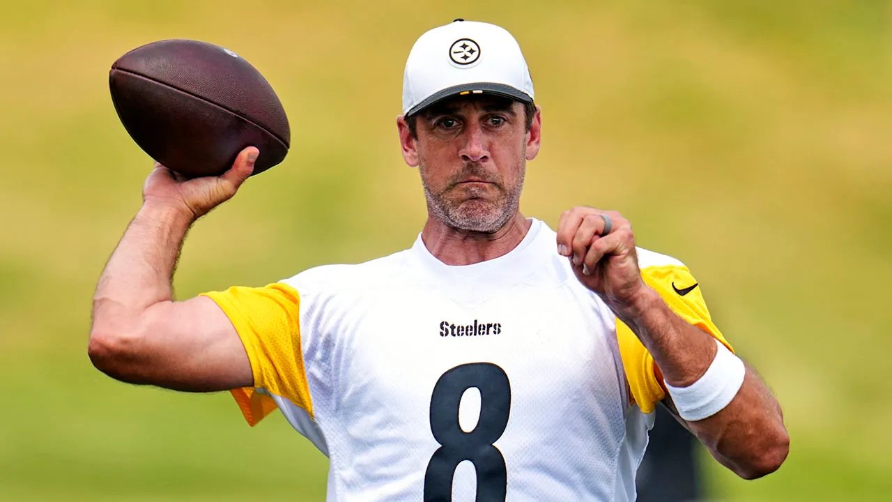Read more about the article Aaron Rodgers reconciling with his parents after nearly a dozen years of estrangement