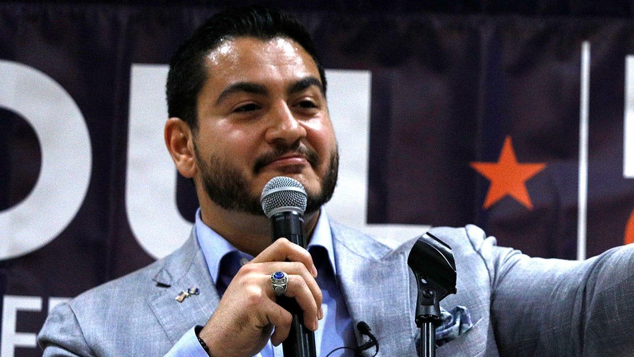Read more about the article Abdul El-Sayed’s socialist ties called a liability in Michigan race