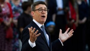 Read more about the article Trump speaks with UK Prime Minister Andy Burnham after he takes office