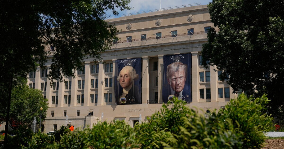You are currently viewing Trump administration rolls back a key protection for imperiled wildlife